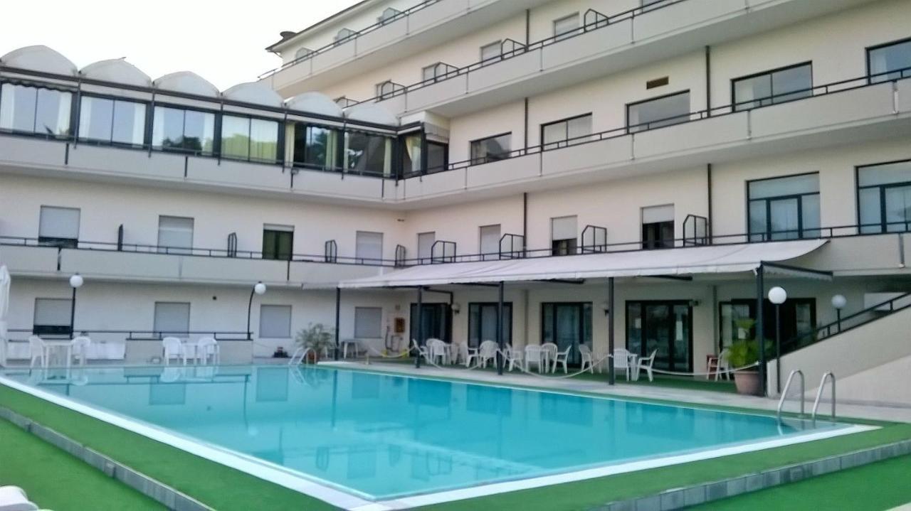 Hotel Du Parc Атри Экстерьер фото